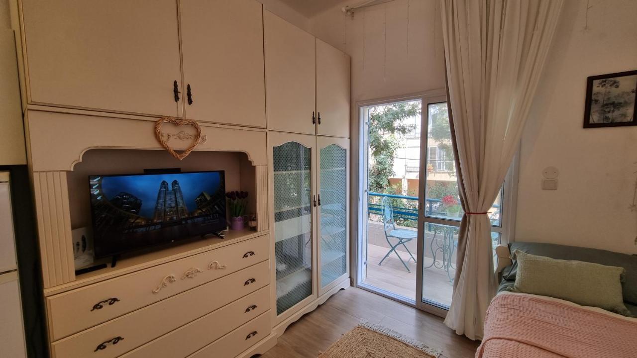 Lovely Studio With Balcony Apartment Rehovot Exterior photo